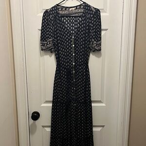 Faherty women’s size small button down dress, navy & white